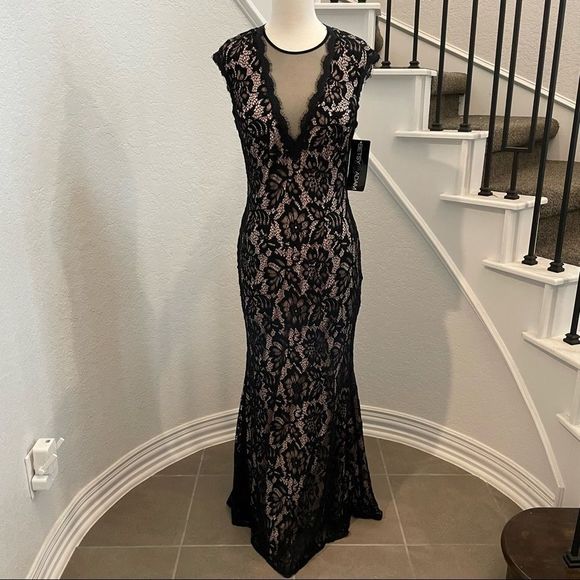 Betsy & Adam Dresses & Skirts - Black lace Betsy & Adam fully lined formal gown